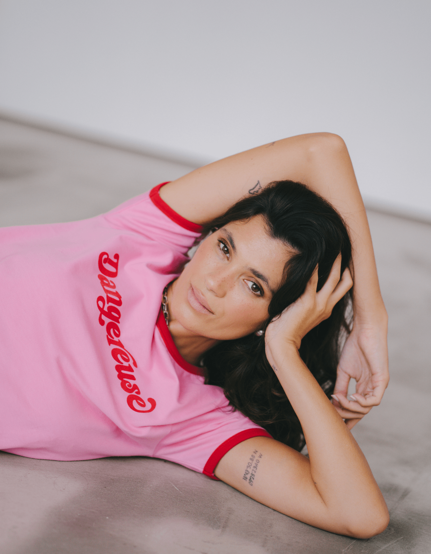 Ringer t-shirt Dangereuse - Le Mot